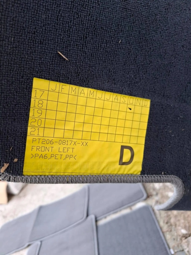 фото №9, Toyota sienna комплект коврики nowe оригинальные