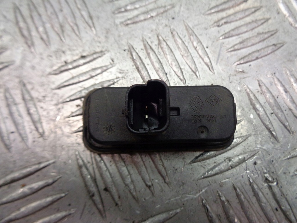 фото №1, Микровыключатель замка крышки renault scenic ii 8200078256