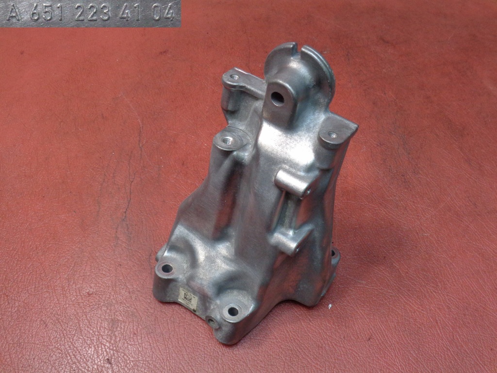 фото №1, Кронштейн двигуна mercedes r172 2.2 cdi '15 a6512234104