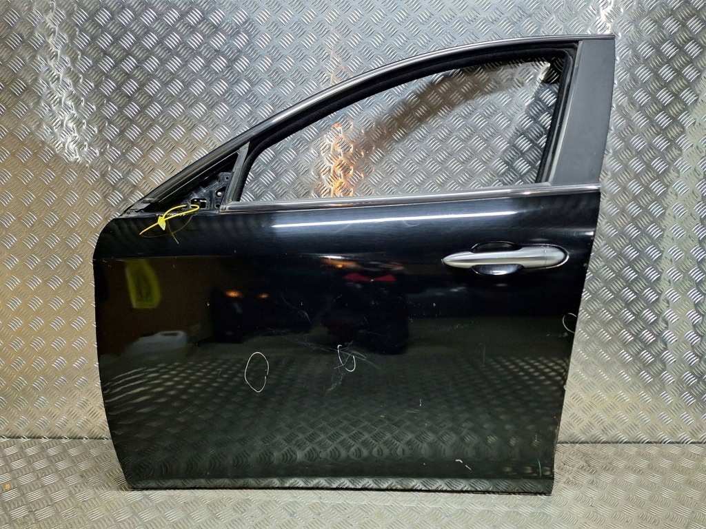 Купити Дверей ліве перед alfa romeo giulietta комплектна