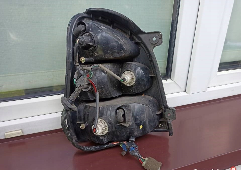 фото №5, Kia carnival i 1 лампа задняя задняя правая