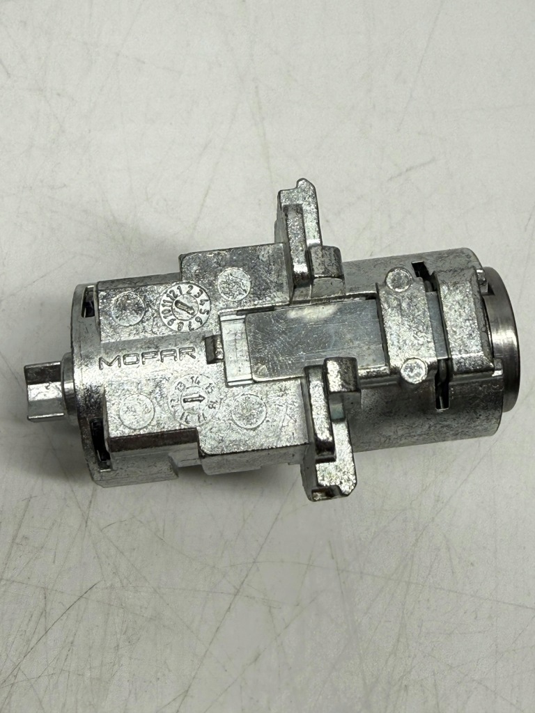 Jeep renegade ключ замок зажигания цилиндр замка вкладка Киев