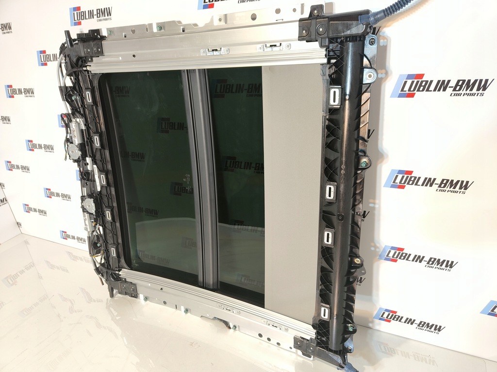 фото №13, Люк стеклянный панорама крыша bmw 1 f52