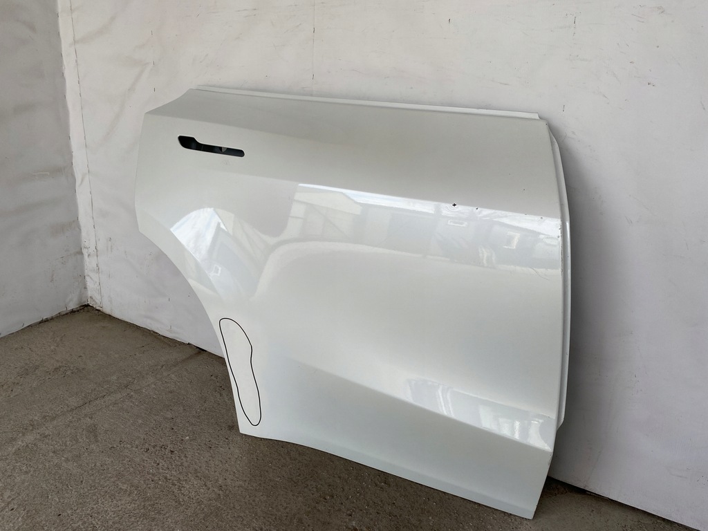 фото №8, Tesla y двері праве задні