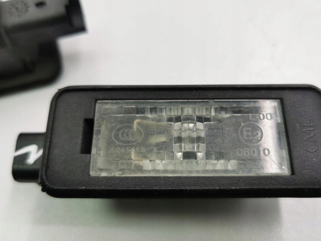 фото №8, Peugeot 2008 i 2015 комплект лампа освещение задний номерного знака регистрационный