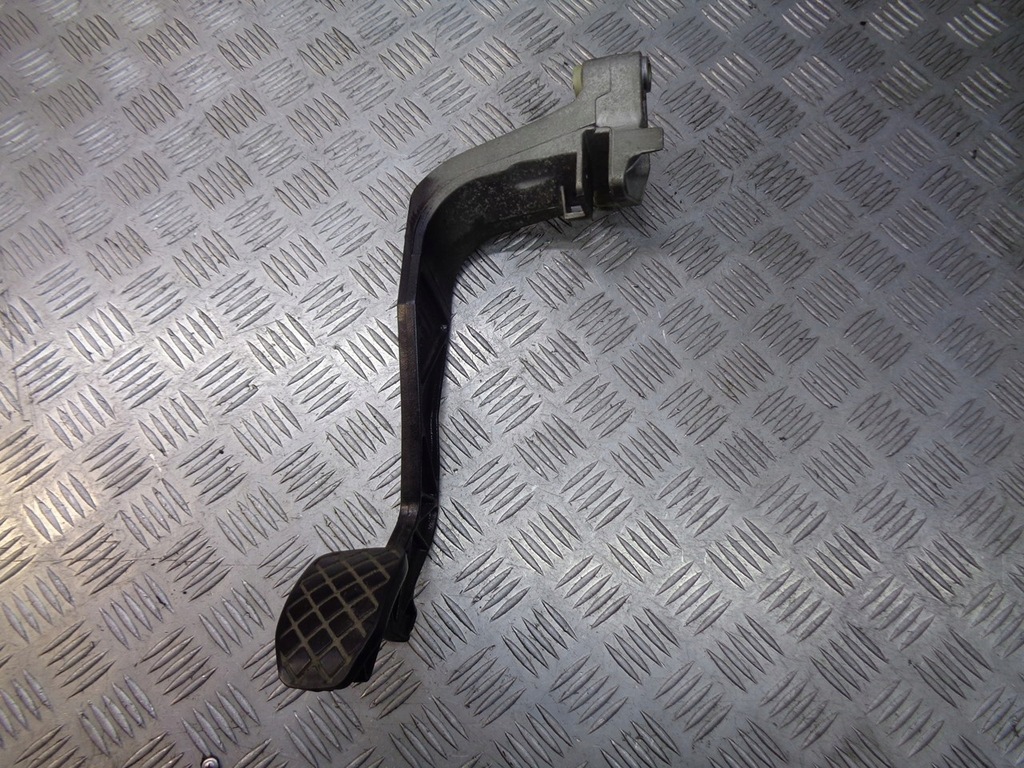 фото №1, Педаль сцепления volkswagen passat b5 8d1721316f