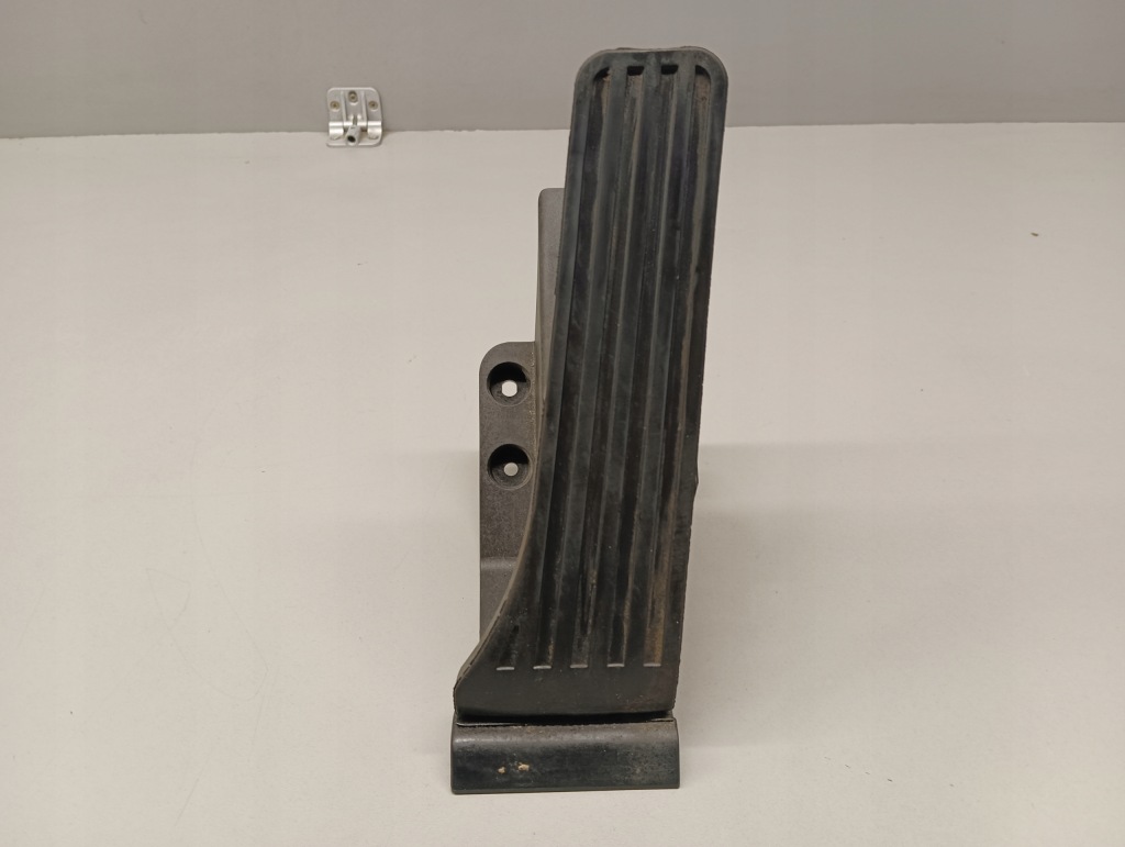 фото №1, Педаль газа mercedes glk x204 2043000304