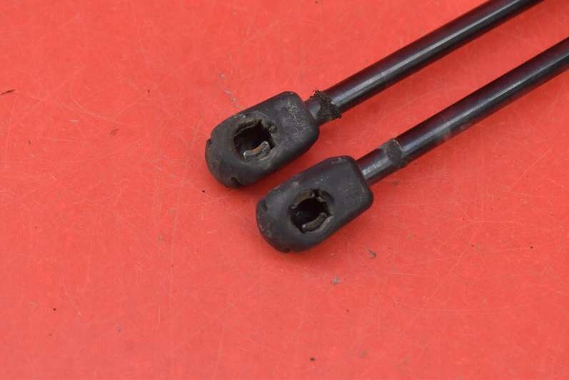 фото №5, Привод амортизаторы крышки 8a61-a406a10-ac ford fiesta mk7 3d 08-17