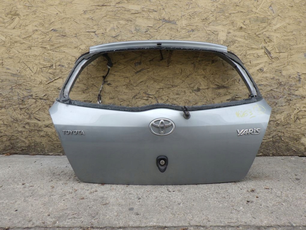 Купити Toyota yaris 2 2 05- кришка багажника задня