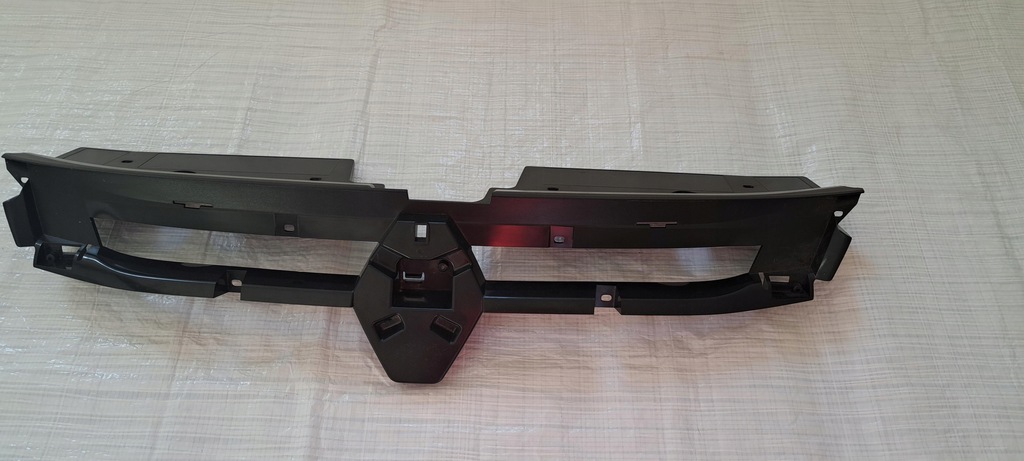 фото №1, Dacia duster решётка радиатора решётка радиатора внутренняя 623925613r