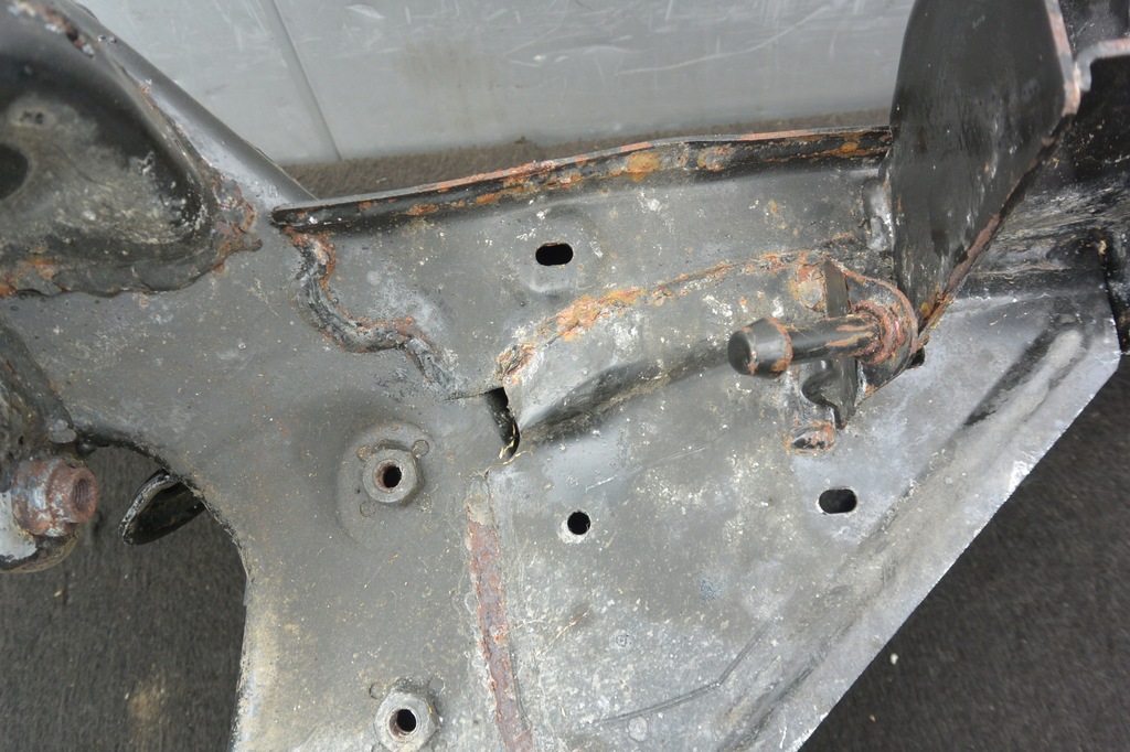 фото №16, Maserati levante підрамник підрамник балка поперечина задня