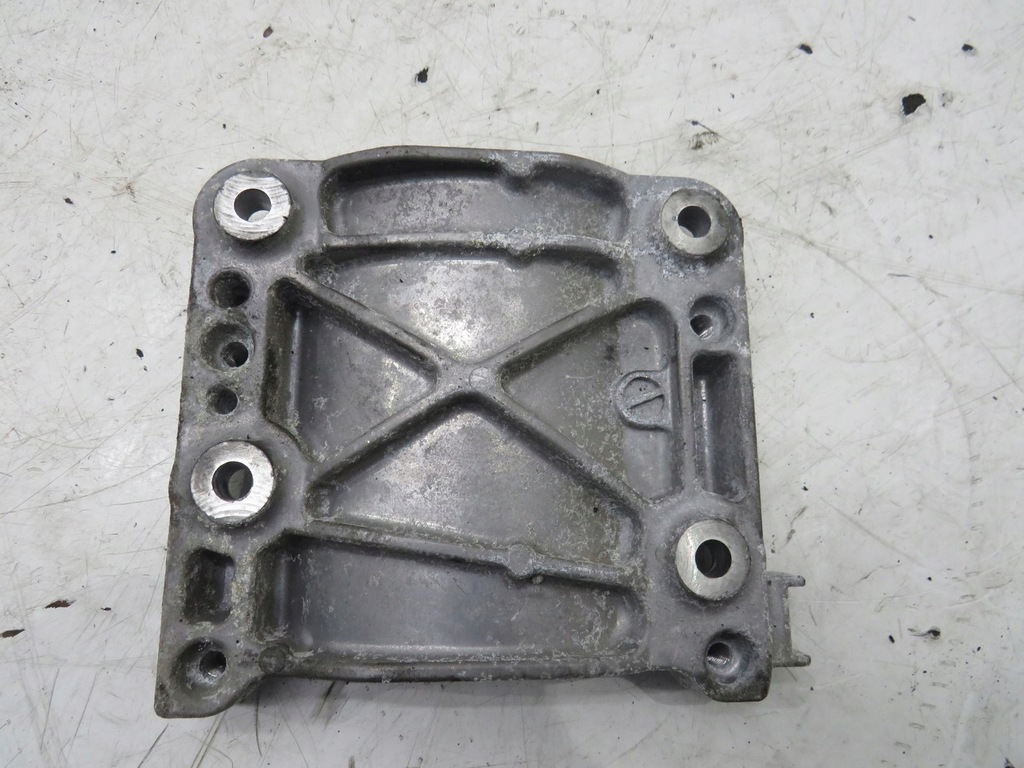 фото №1, Кронштейн компрессора кондиционера civic ix 2.2 i-dtec