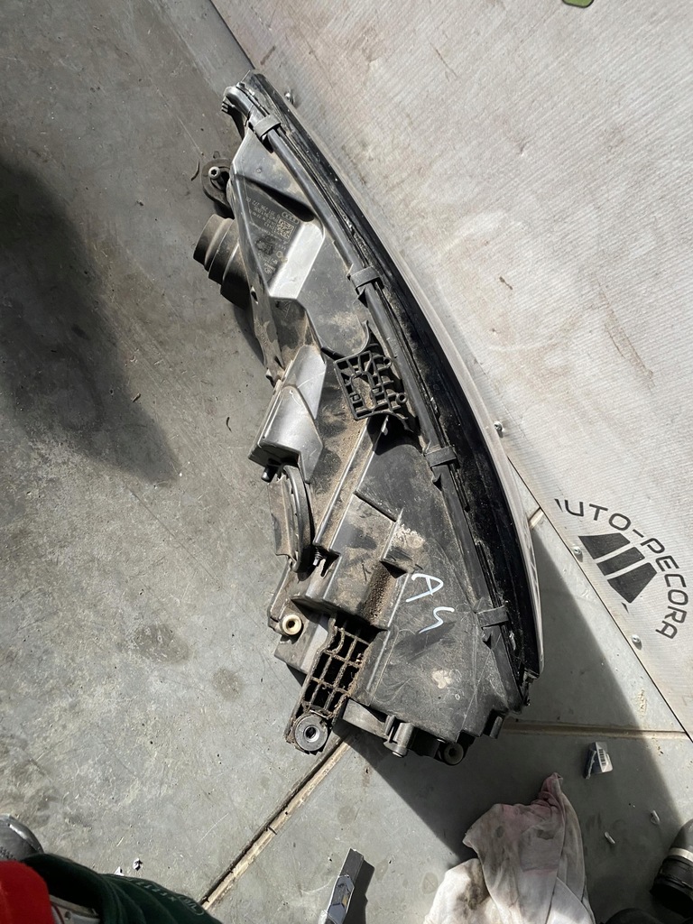 фото №7, Audi a4 b9 лампа права перед ксенон комплектна 8w0941006