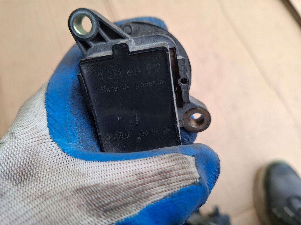 фото №6, Катушка зажигания ferrari 612 scaglietti f137 0221604012