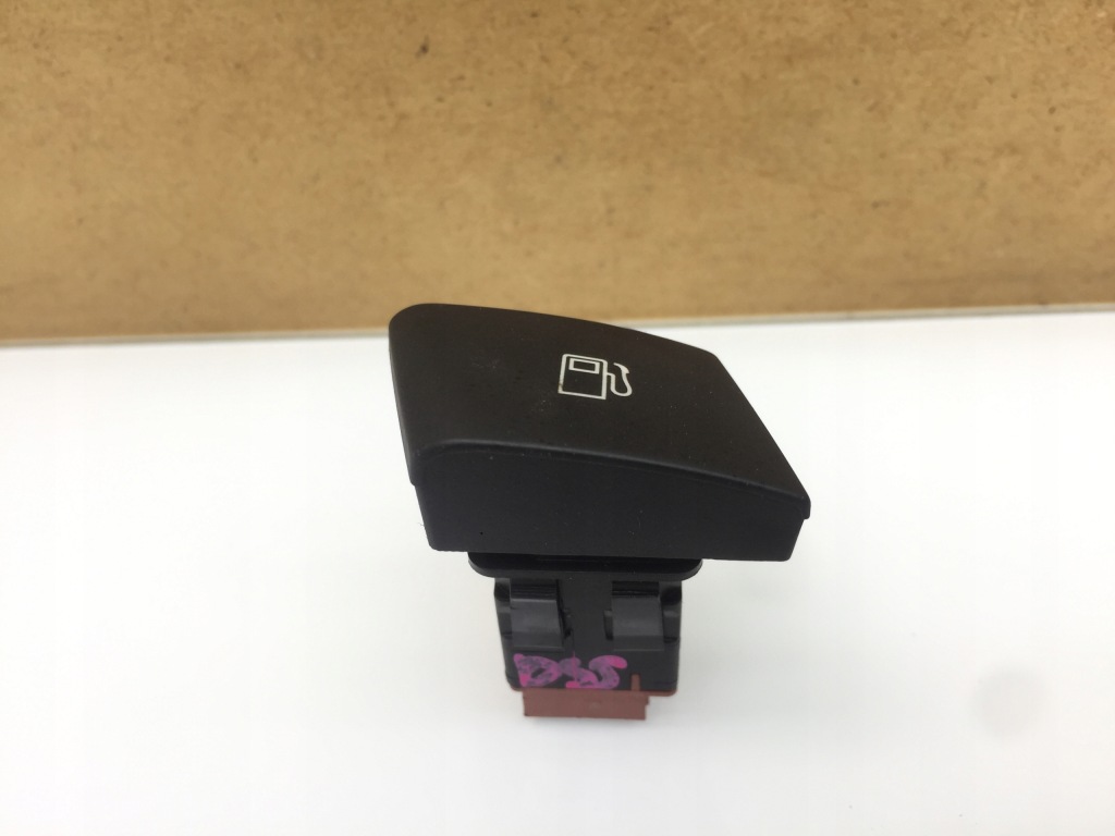 фото №1, Citroen ds5 панель кнопка відкривання кришка заливної пального