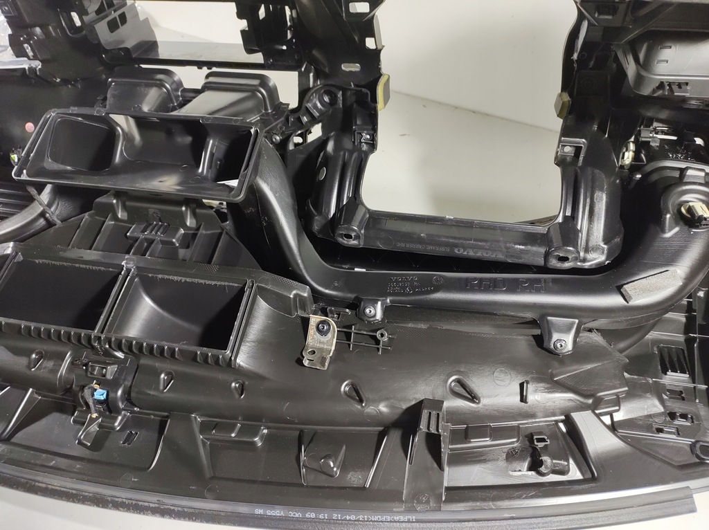 фото №11, Volvo v40 12r- панель приладів консоль uk