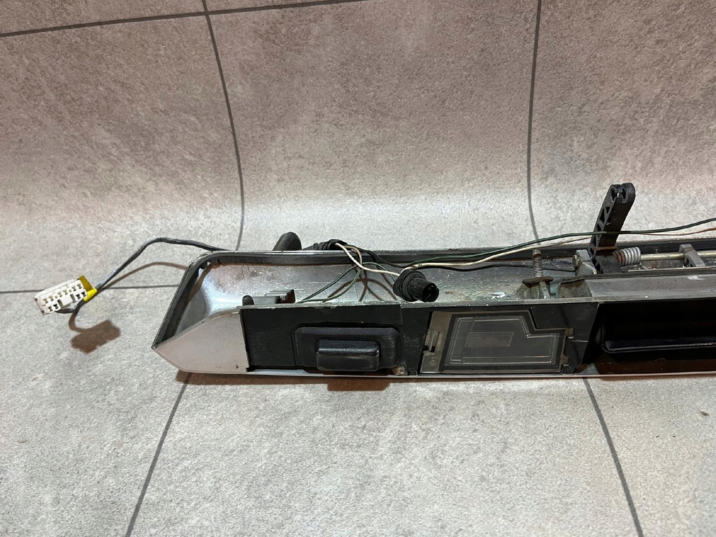 фото №8, Jeep commander xk накладка кришка багажника задня оригінал білий