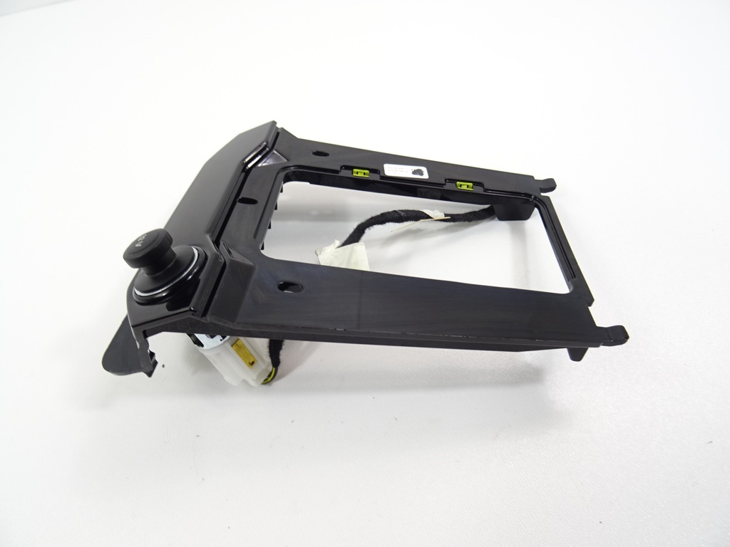 фото №3, Vw t-roc lift защита рамка туннель port usb 2ga864263