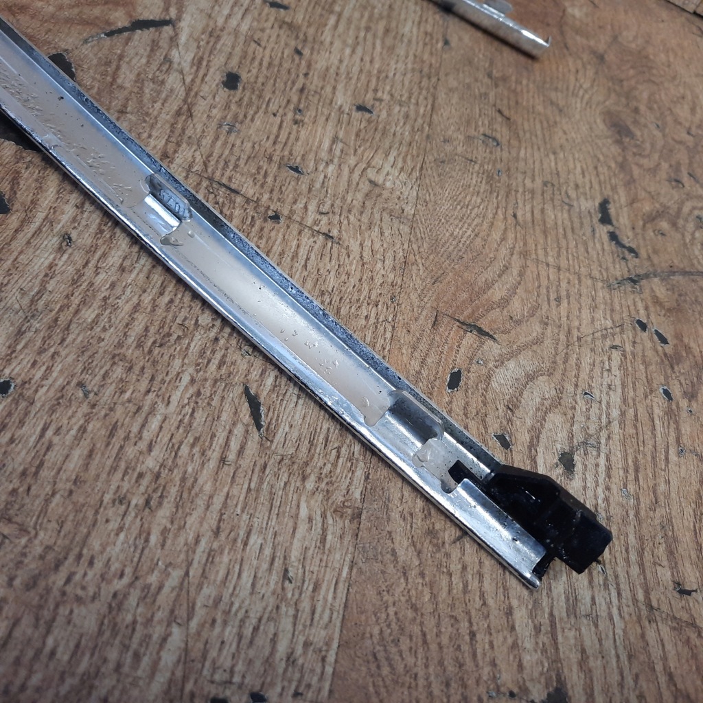 фото №5, Bmw f07 молдинг скло бічний права 7196418