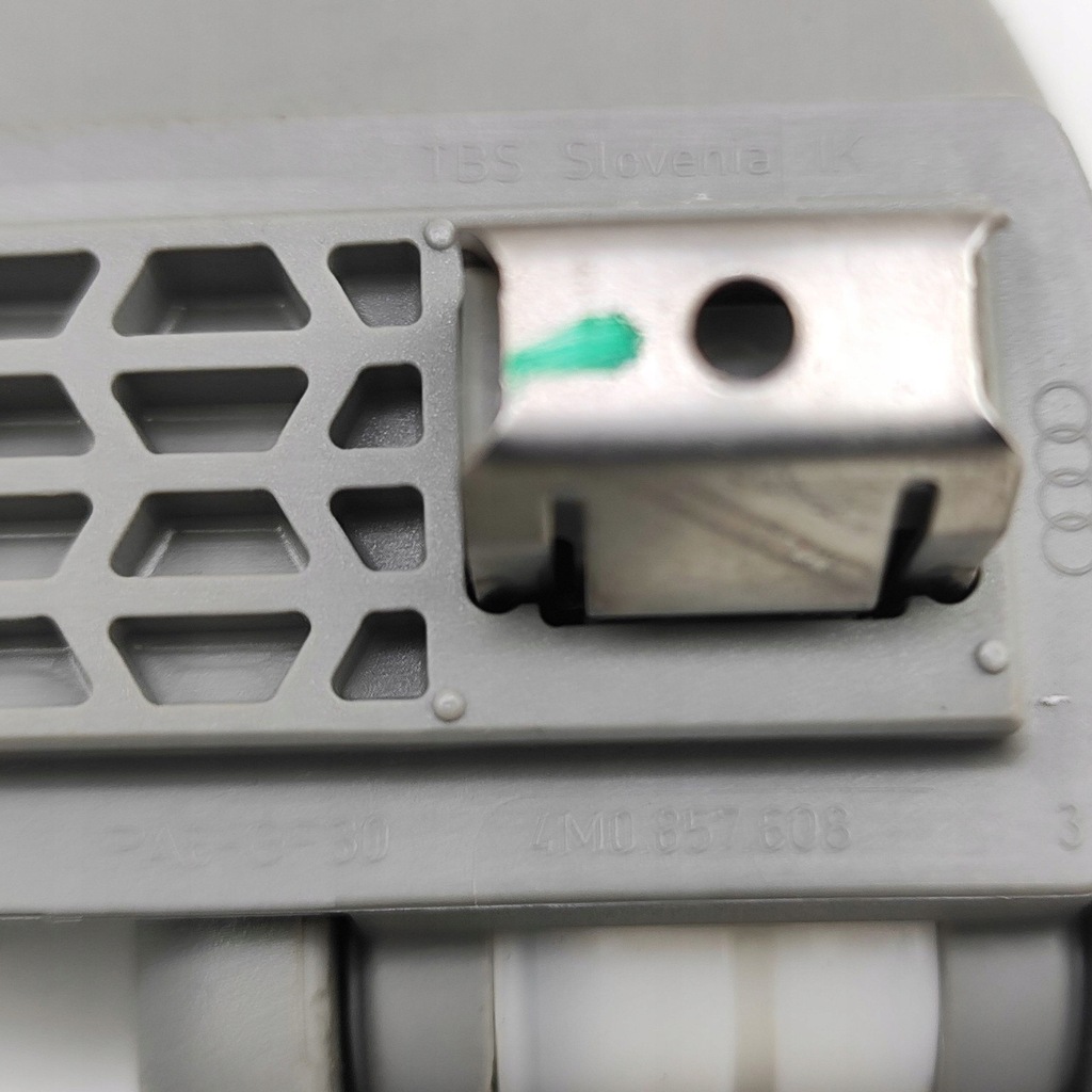 фото №7, Audi a4 s4 b9 8w 2017 комплект креплений do потолка