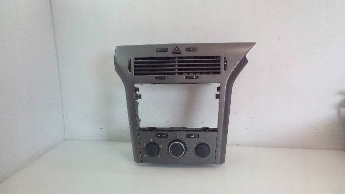 фото №9, Панель обдув i ac консоль opelastra h iii 1310015