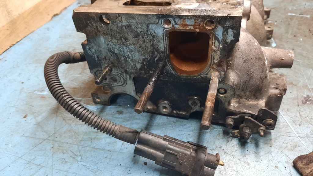 фото №14, Головка двигателя 9634559710 peugeot 807 2.2 hdi