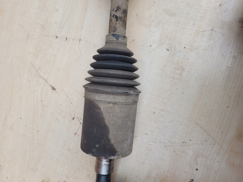 Jeep cherokee kj 01-05r 3.7 привідний вал ліва перед Київ