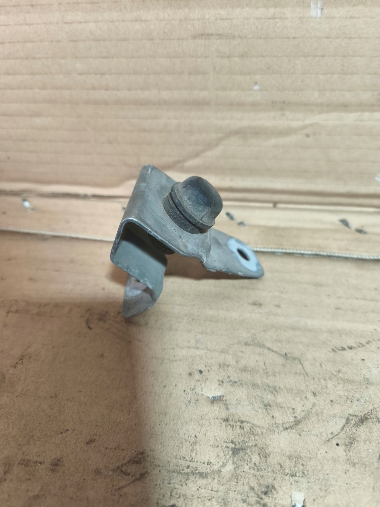 фото №1, Opel insignia a отбойник капот левый 13248767lh