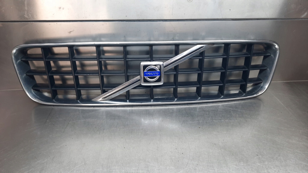 фото №1, Решітка радіатора решітка радіатора 8620641 volvo xc90 02-14r пошкоджений