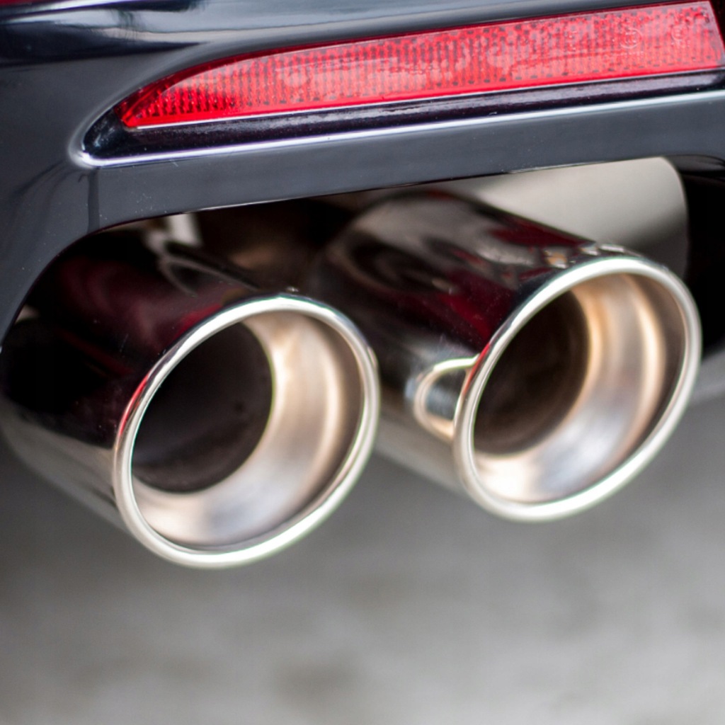 фото №15, Сріблястий автомобіль подвійний вихід труба вихлопна