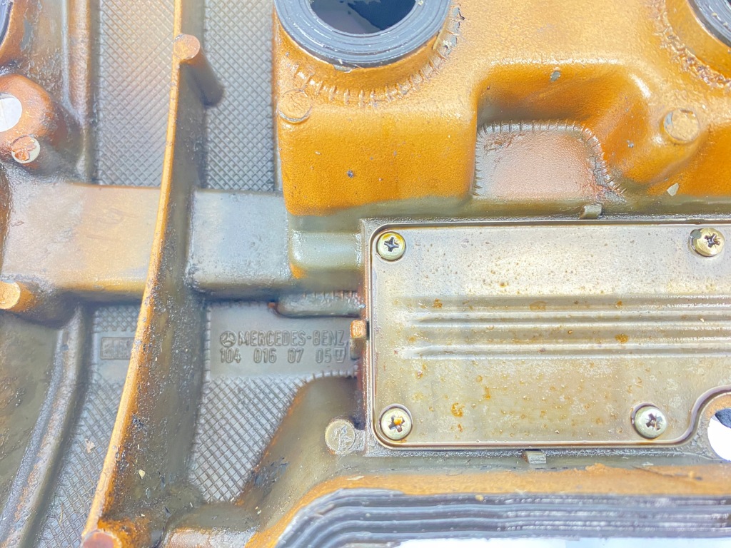Крышка клапанов головки mercedes w124 w140 r129 sl m104 280 320 1040160705 Оригинал