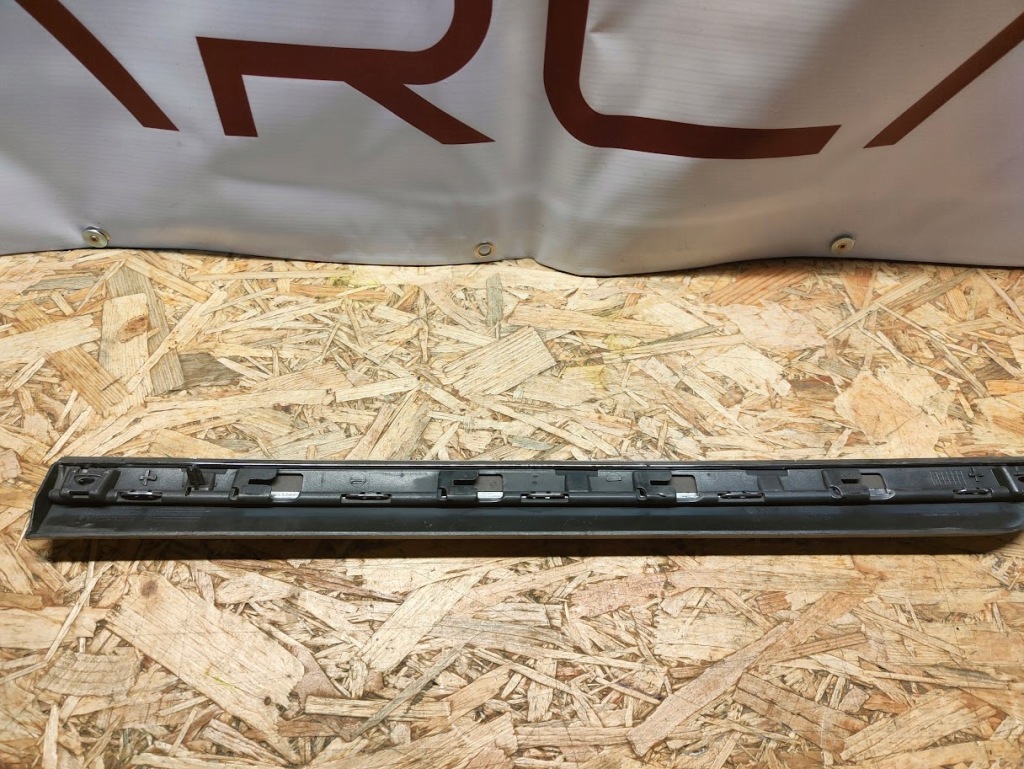 фото №7, Молдинг дверь правый задняя vw passat b8 3g0854950
