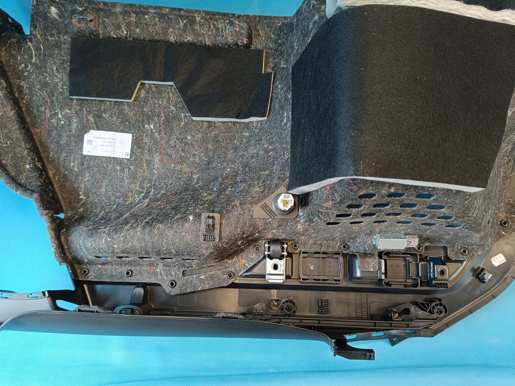 фото №11, Skoda octavia iv combi 1,5tsi 110kw 2021r обшивка багажника правый 5e7867428a