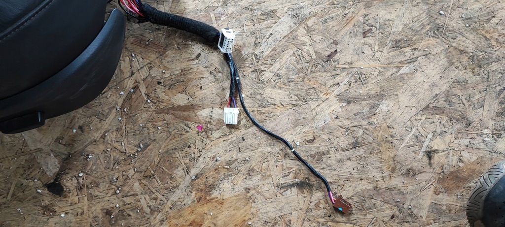 фото №7, Mazda 3 bp iv liftback сиденья заднее сиденье обивка комплект кожа электрика