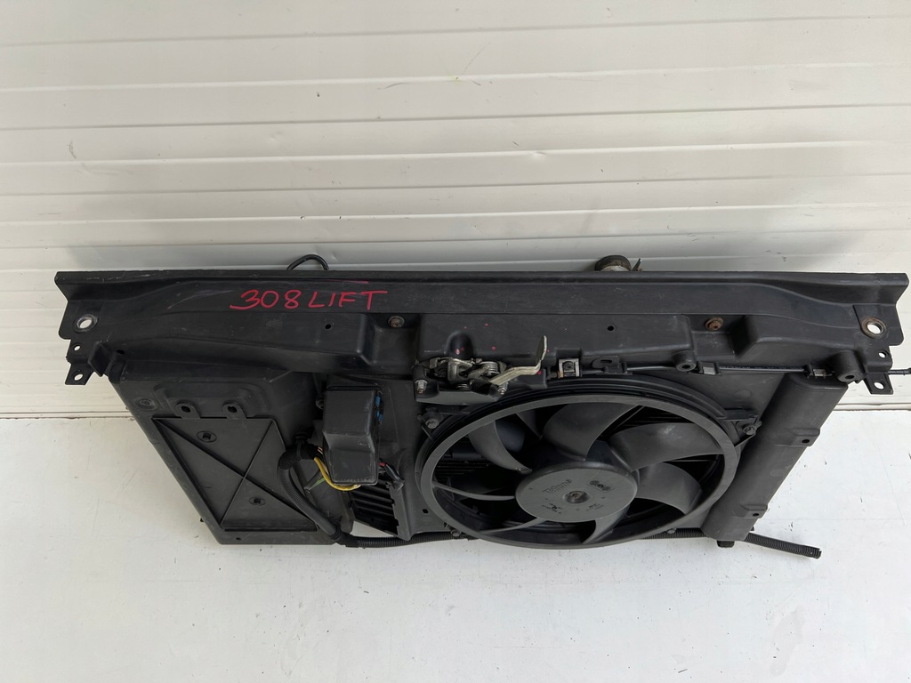 фото №14, Pas передний радиатор peugeot 308 i lift
