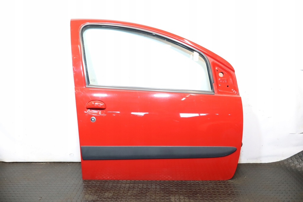 фото №1, Дверь правый перед toyota aygo i 3p0