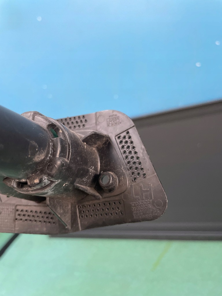 фото №7, Насадка кронштейн розпилювача омивач лівий volvo s60 iii v60 ii 32328293