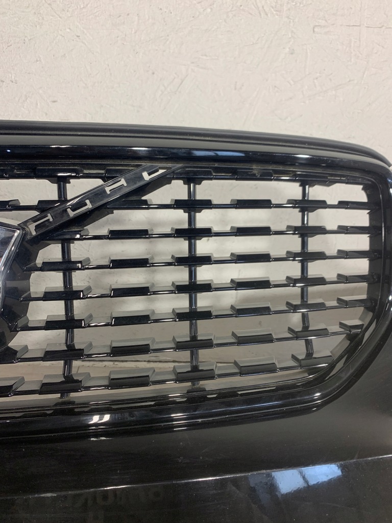 фото №4, Volvo xc40 r-design бампер перед передний решётка радиатора