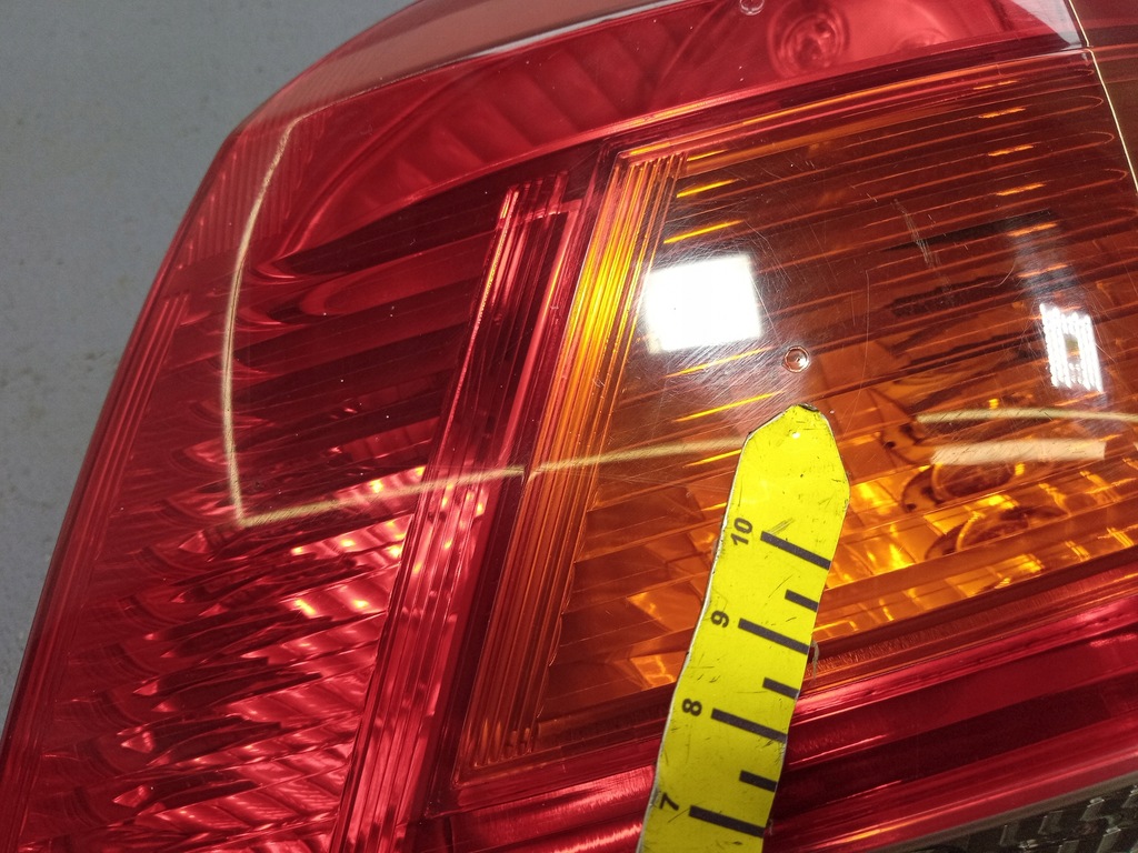 фото №5, Toyota yaris ii лампа задня права