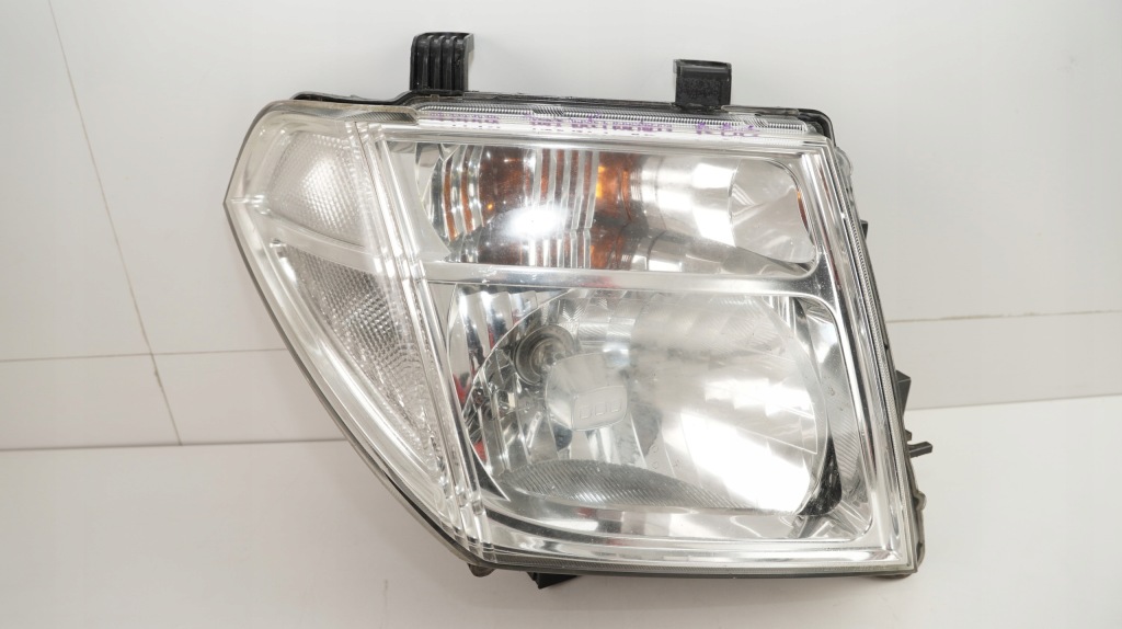 фото №1, Лампа правый перед передняя nissan pathfinder 05-10r
