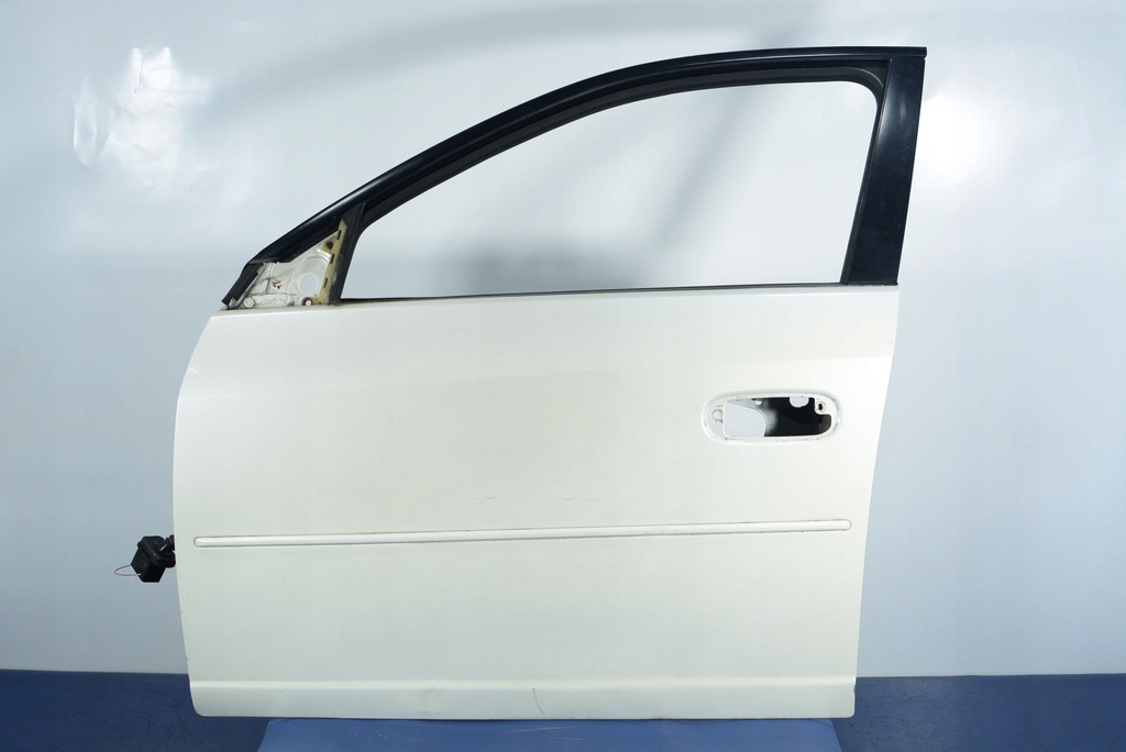 фото №1, Cadillac cts i дверь передние левая 98u