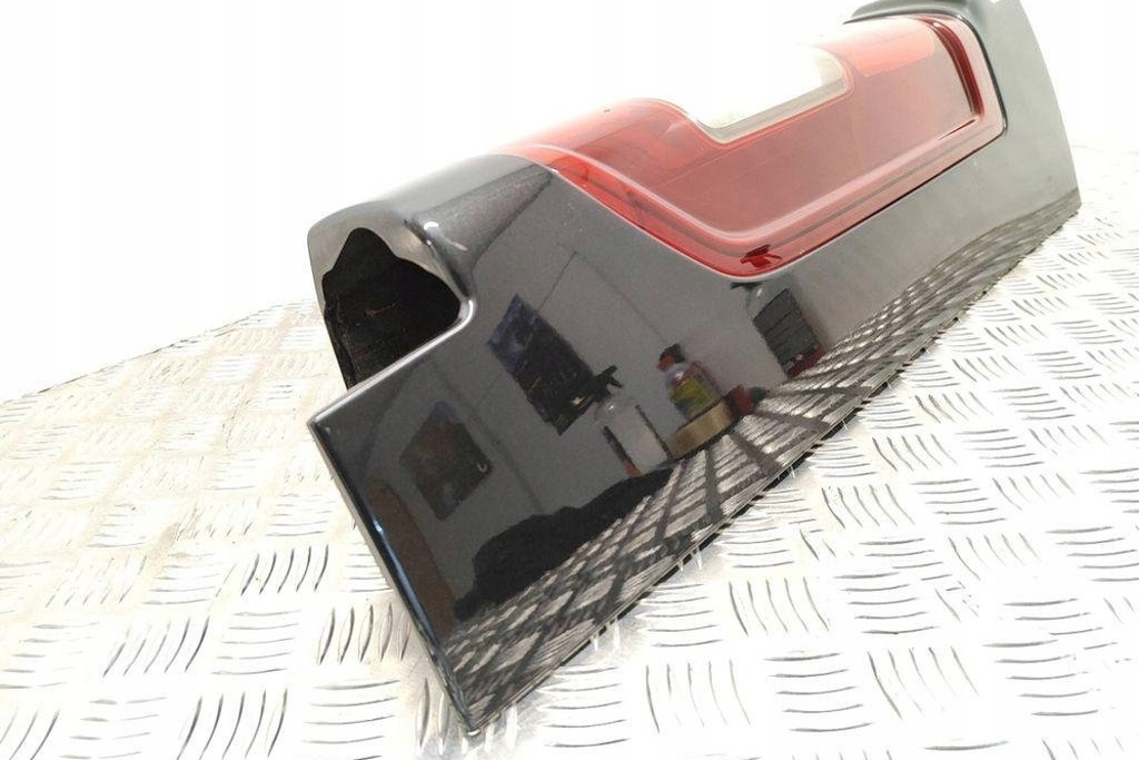 фото №12, Лампа ліва задня opel vivaro c 265a61090r 1.6l дизель 2016