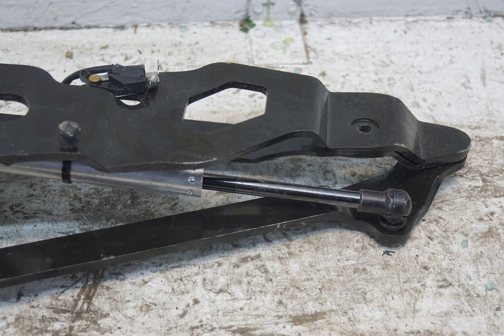 фото №5, Петля aston martin db11 ky53-54796-ad