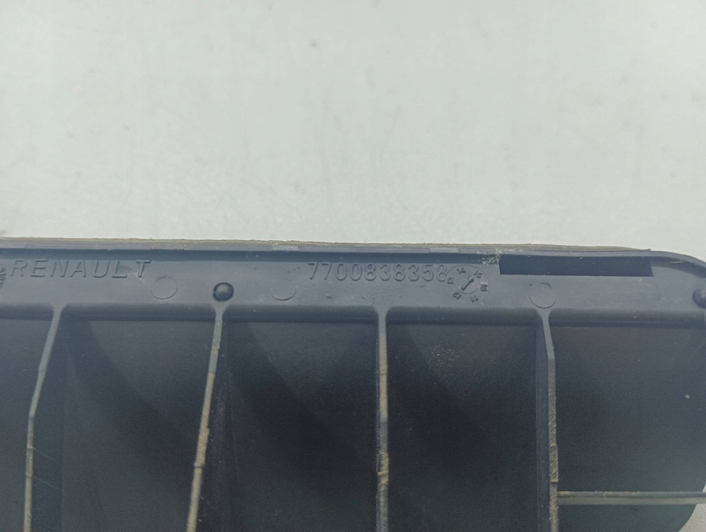 фото №7, Renault kadjar 2016 решітка вентиляційна pod бампером заднім