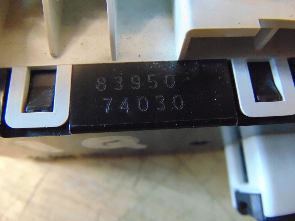 фото №5, Бортовий комп'ютер дисплей toyota iq 83950-74030