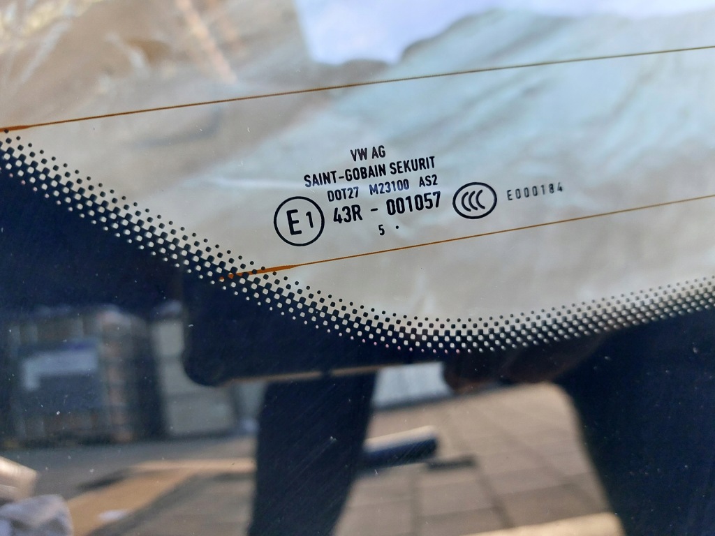 фото №5, Кришка багажника задня vw up червона 15r 5 двері ly3d