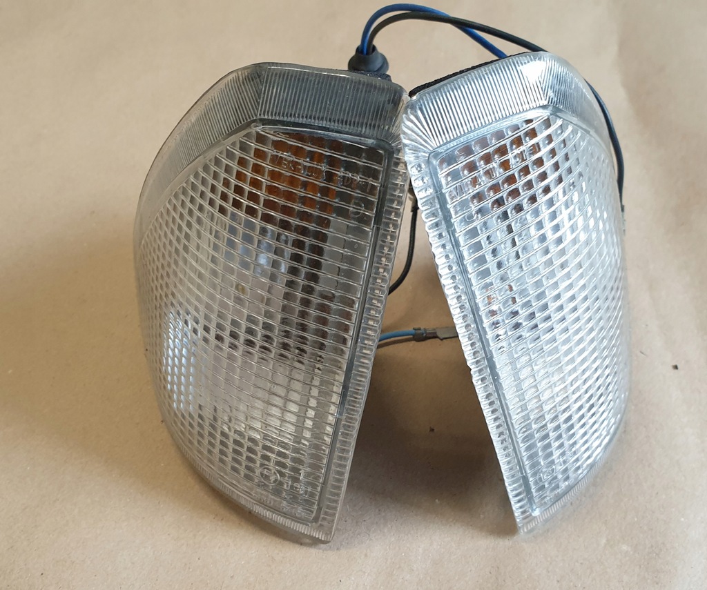 фото №12, Лампа поворотник левый перед поворотник alfa romeo 75 белый