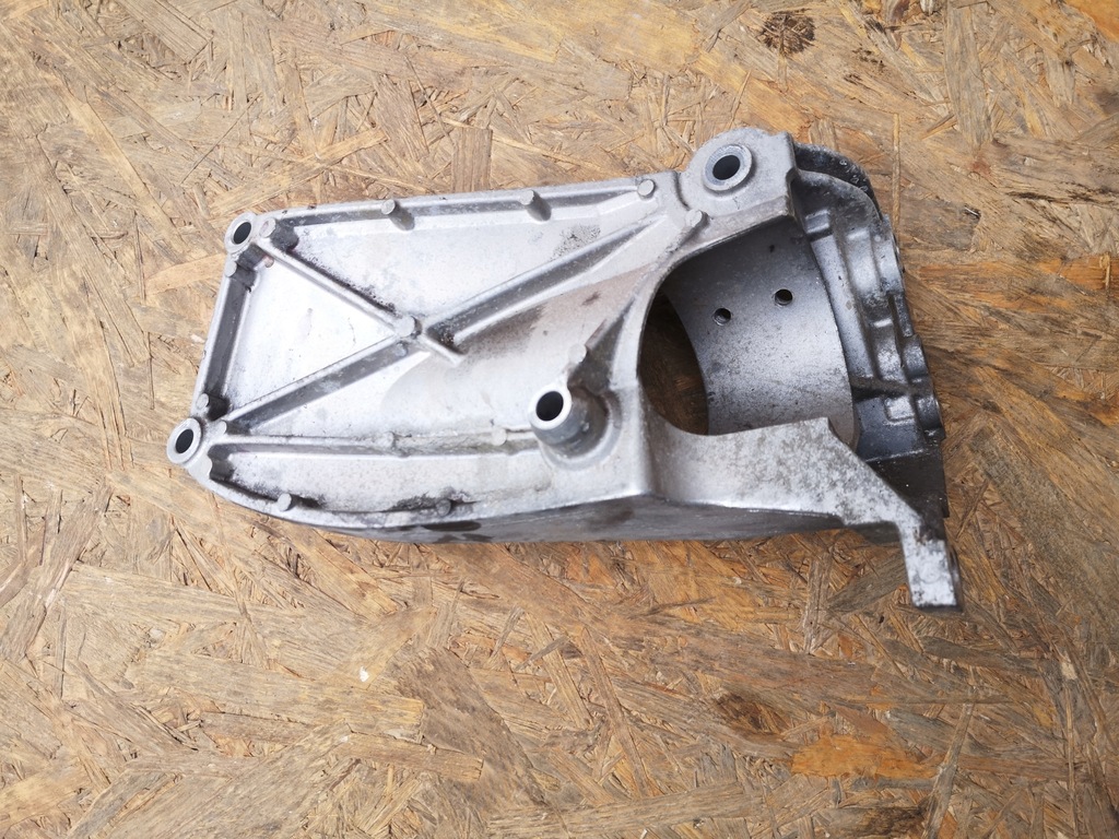 фото №4, Volvo v70 xc70 кронштейн кронштейн 31370633