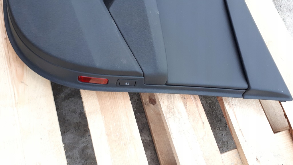 фото №7, A4 b9 8w обшивка дверь правый перед 8w0867134 uk