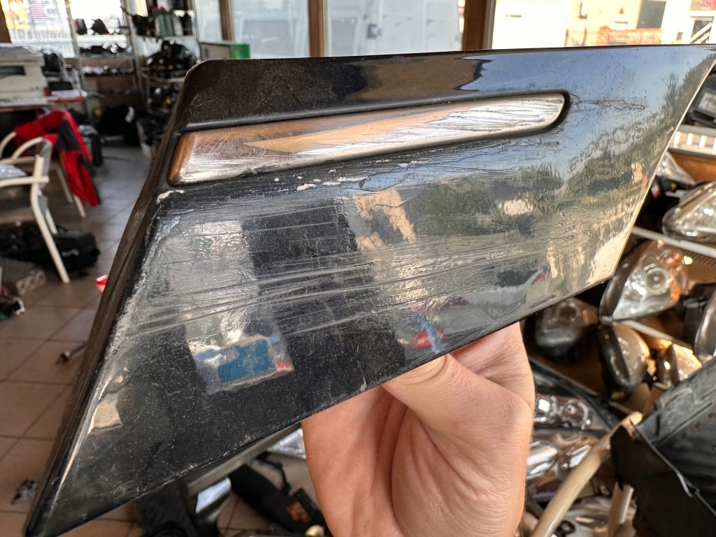 Mercedes b klasa w245 молдинг крила підкрилок трикутник ліва чорна хром Зі Шроту